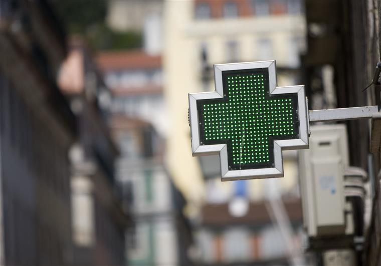 Farmacêuticos do Porto viram pena de burla ser reduzida a falsidade informática