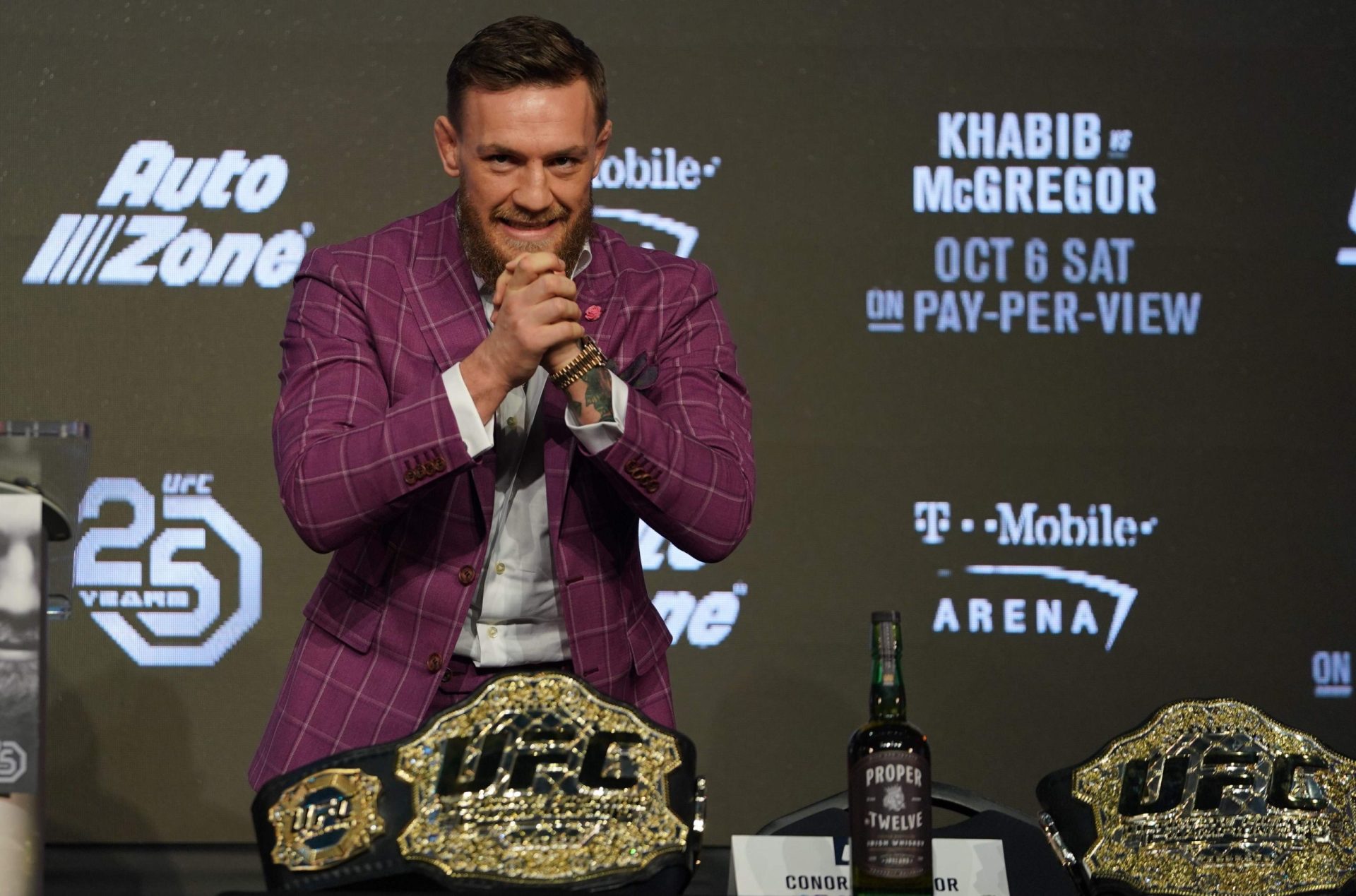 Conor McGregor anuncia que se vai retirar aos 30 anos