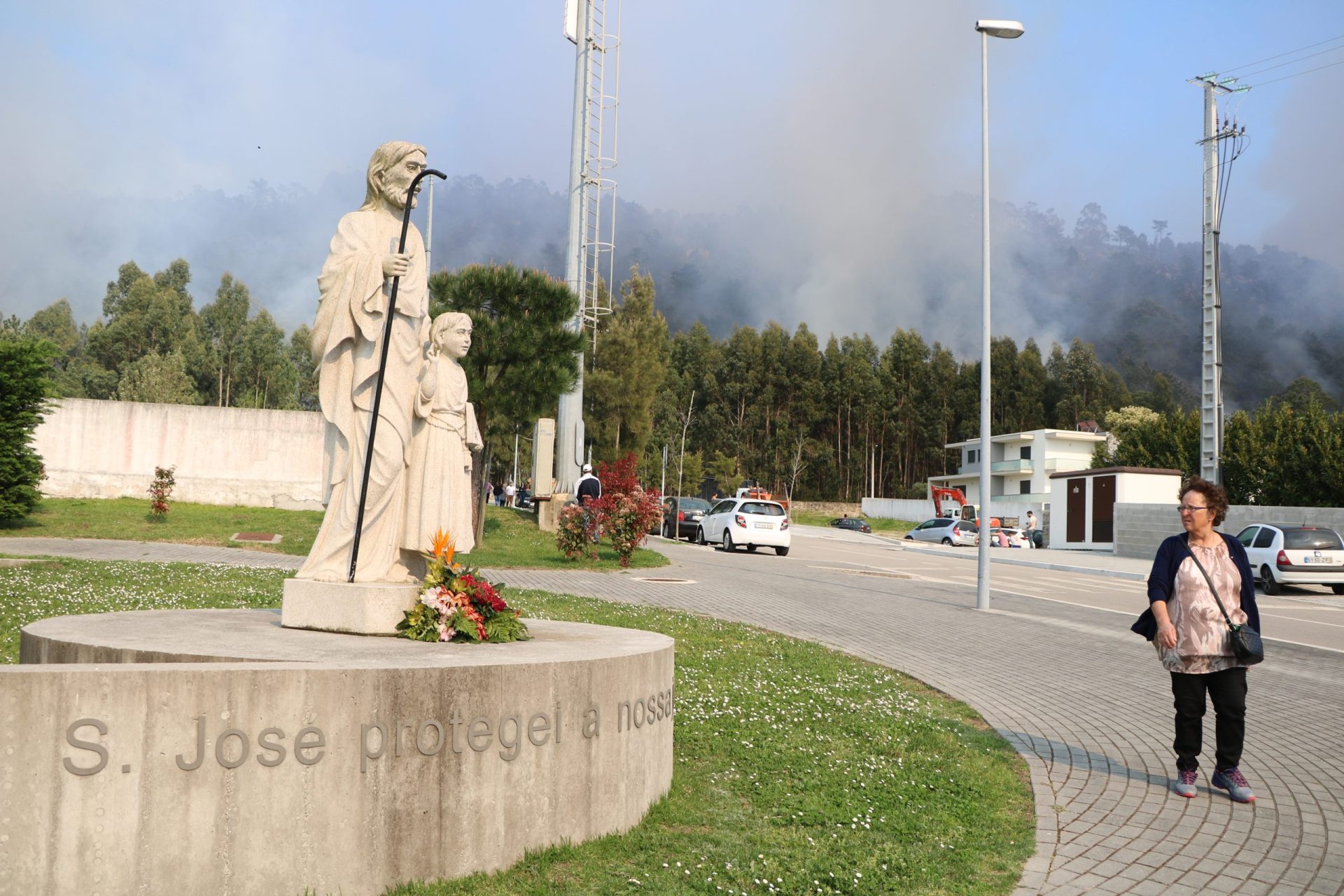 Controlado o incêndio florestal de Esposende