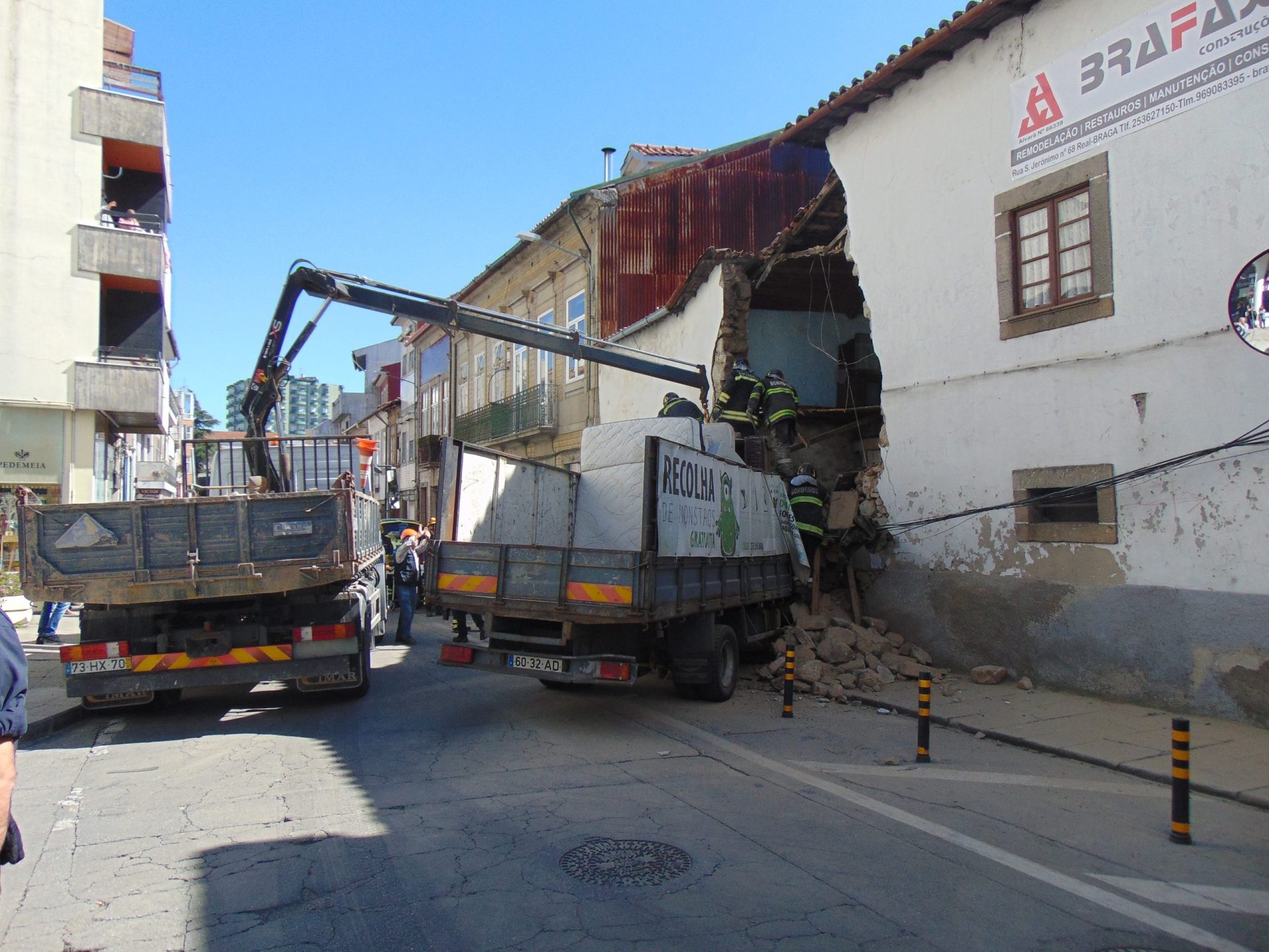 Funcionários da Câmara de Braga retirados sãos e salvos dos escombros