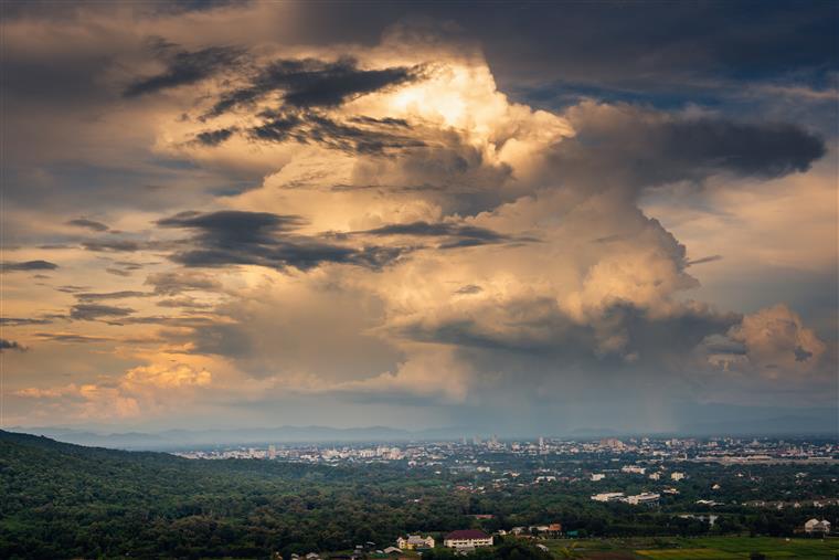 Diga adeus ao bom tempo. Chuva está de regresso este domingo