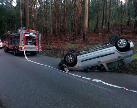 Condutora capotou em Esposende