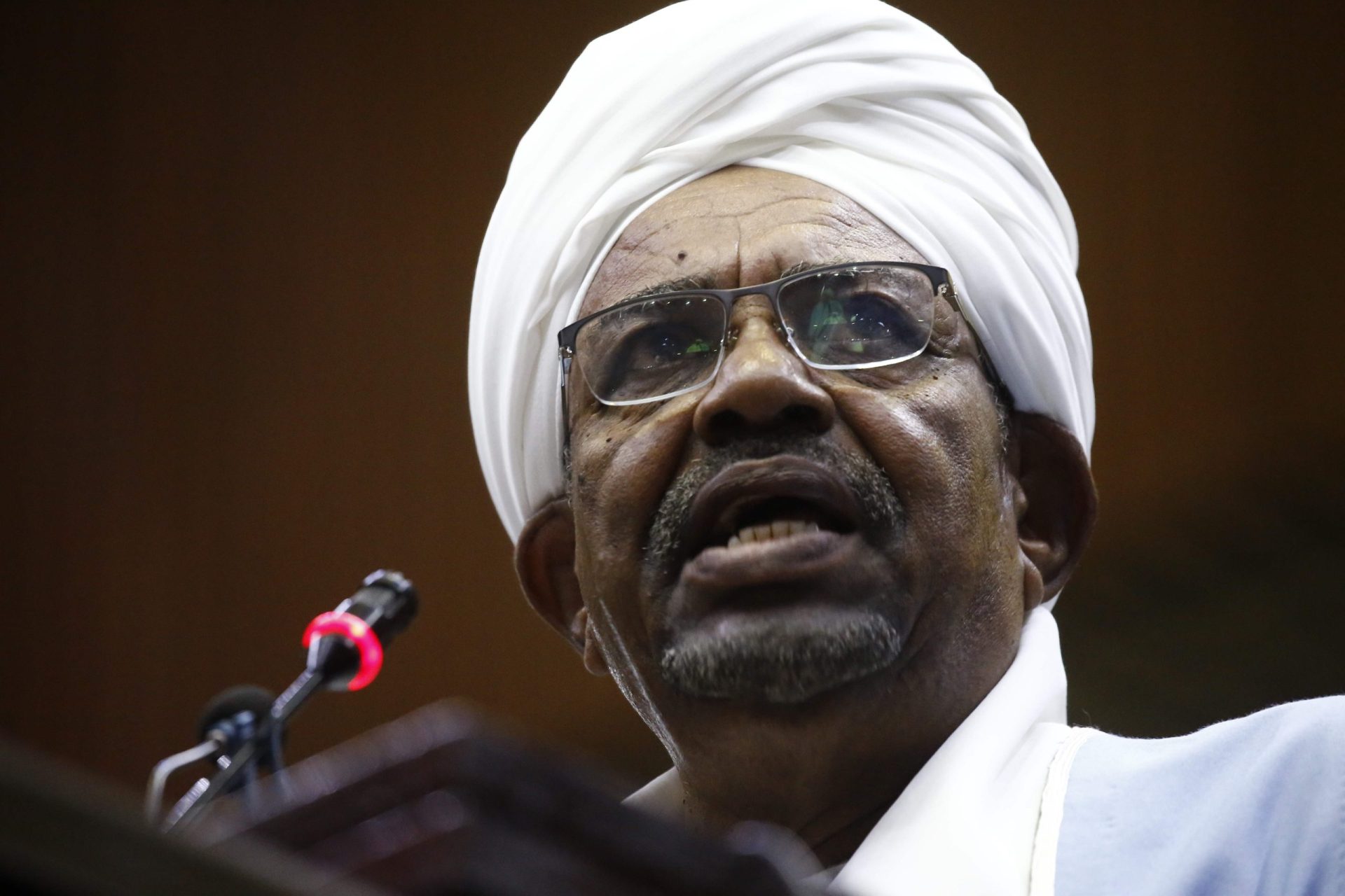 Exército força Presidente do Sudão a demitir-se