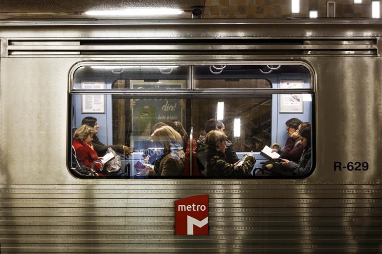 Dois passageiros param metro para perseguir e apanhar ladrão