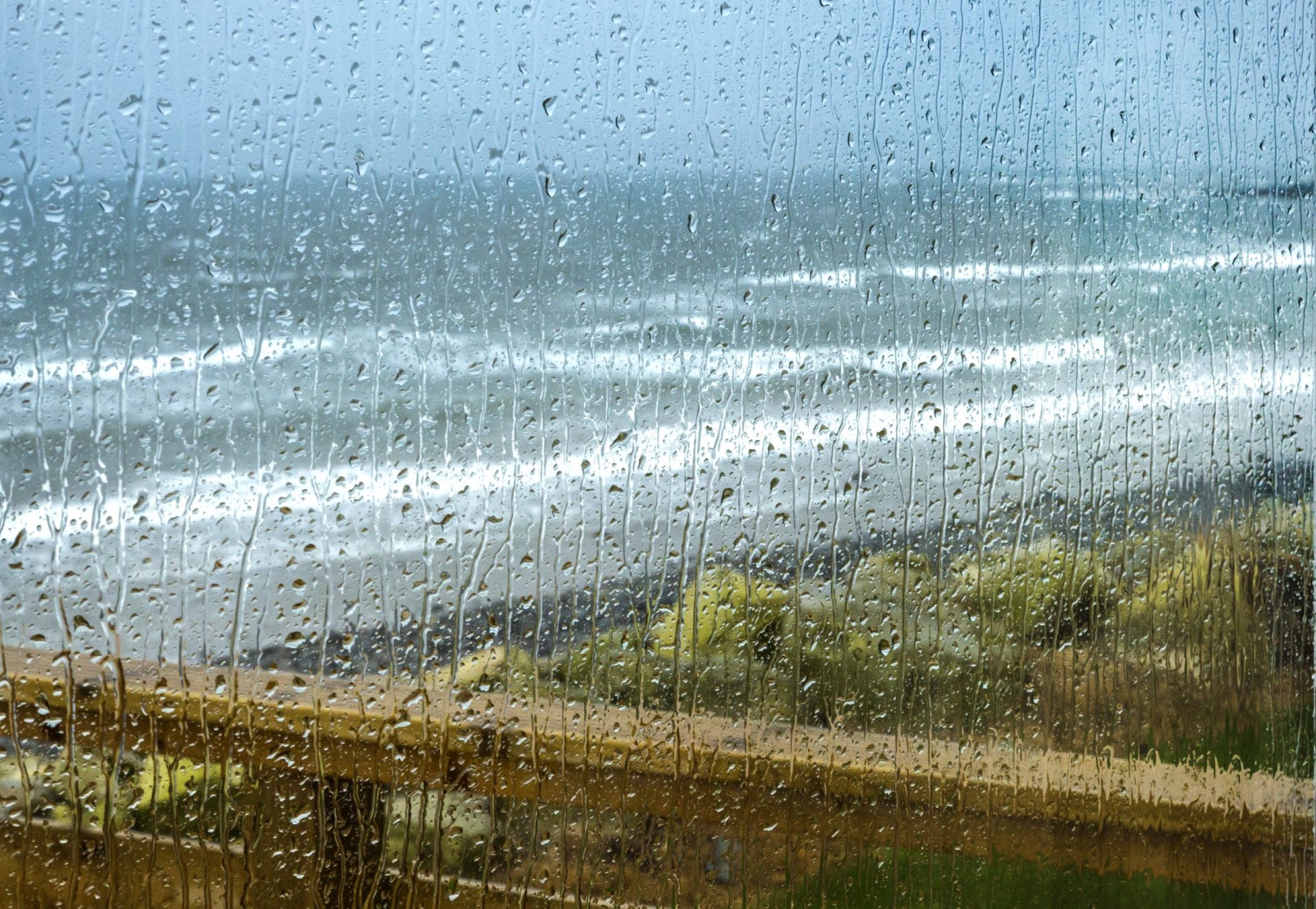 Chuva e descida da temperatura marcam esta segunda-feira