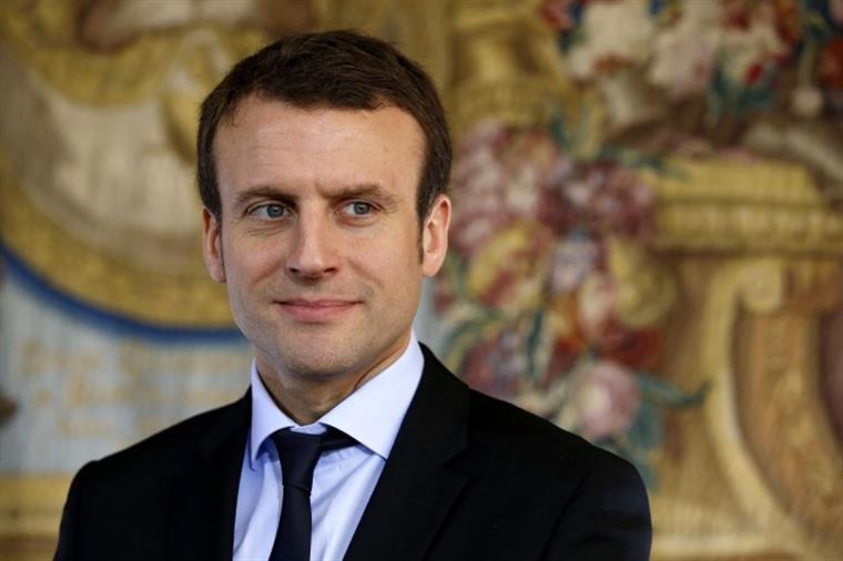 Macron quer Notre-Dame reconstruída em cinco anos