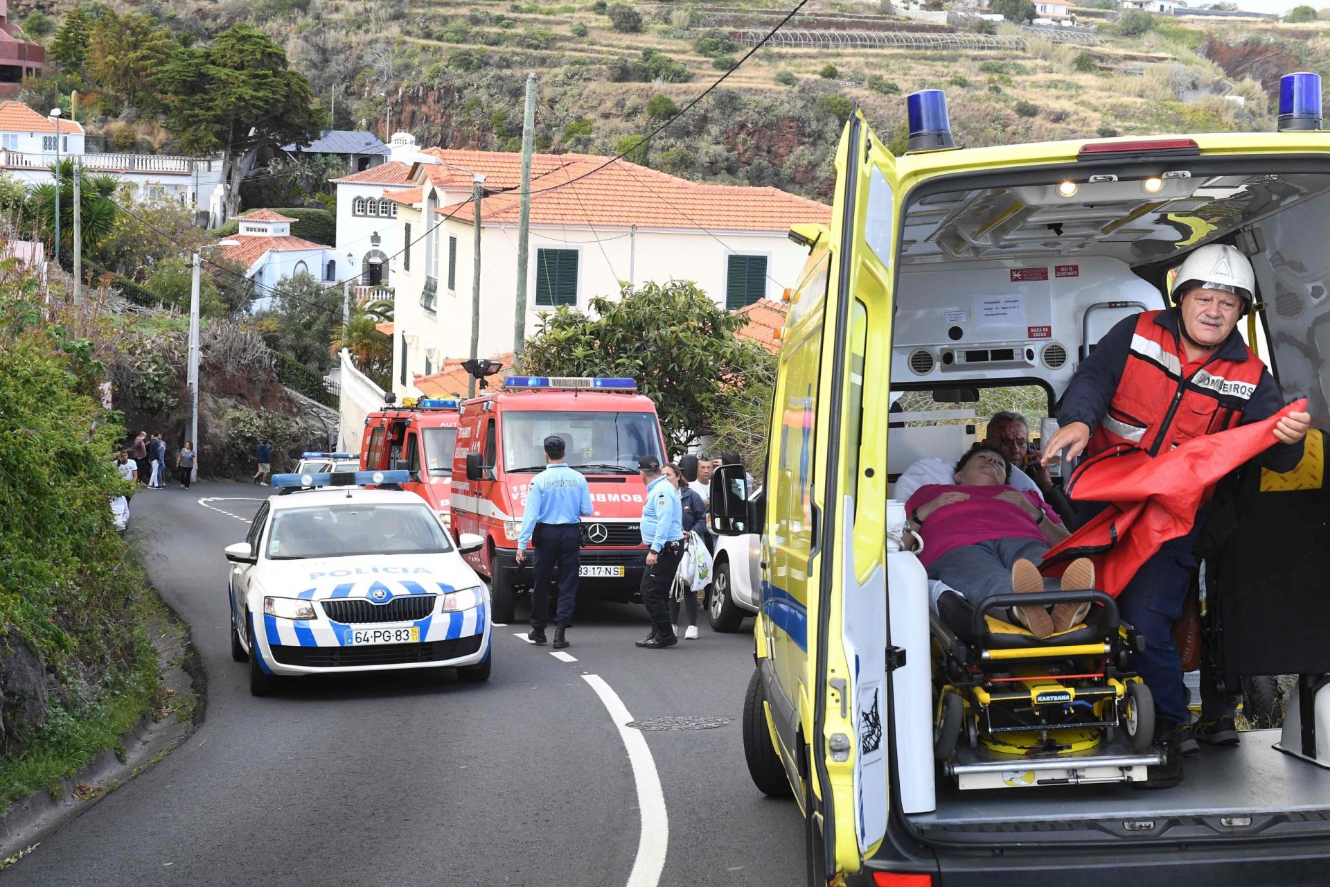 Governo decreta três dias de luto nacional após tragédia na Madeira