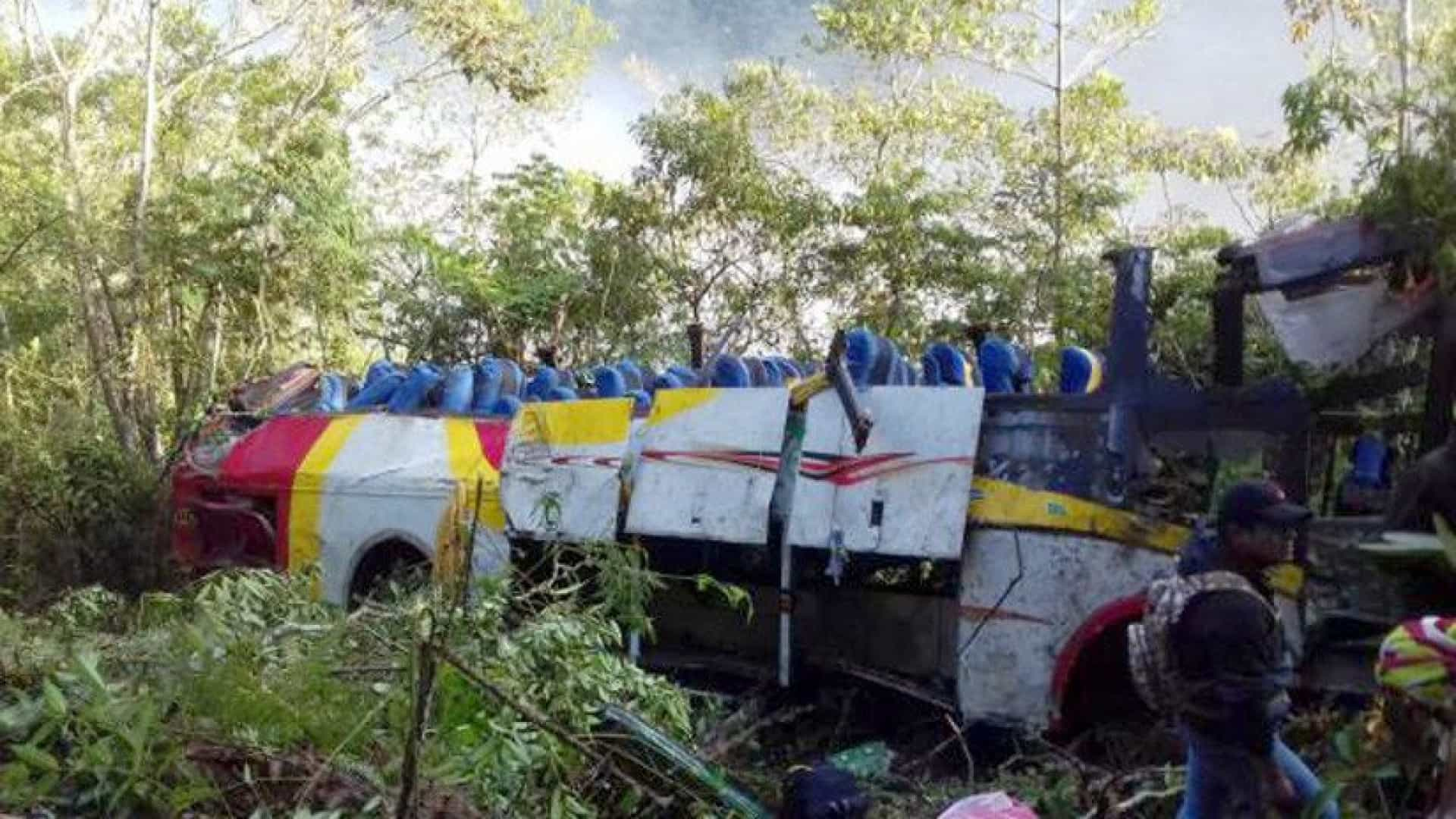 Bolívia. Acidente com autocarro faz pelo menos 25 mortos