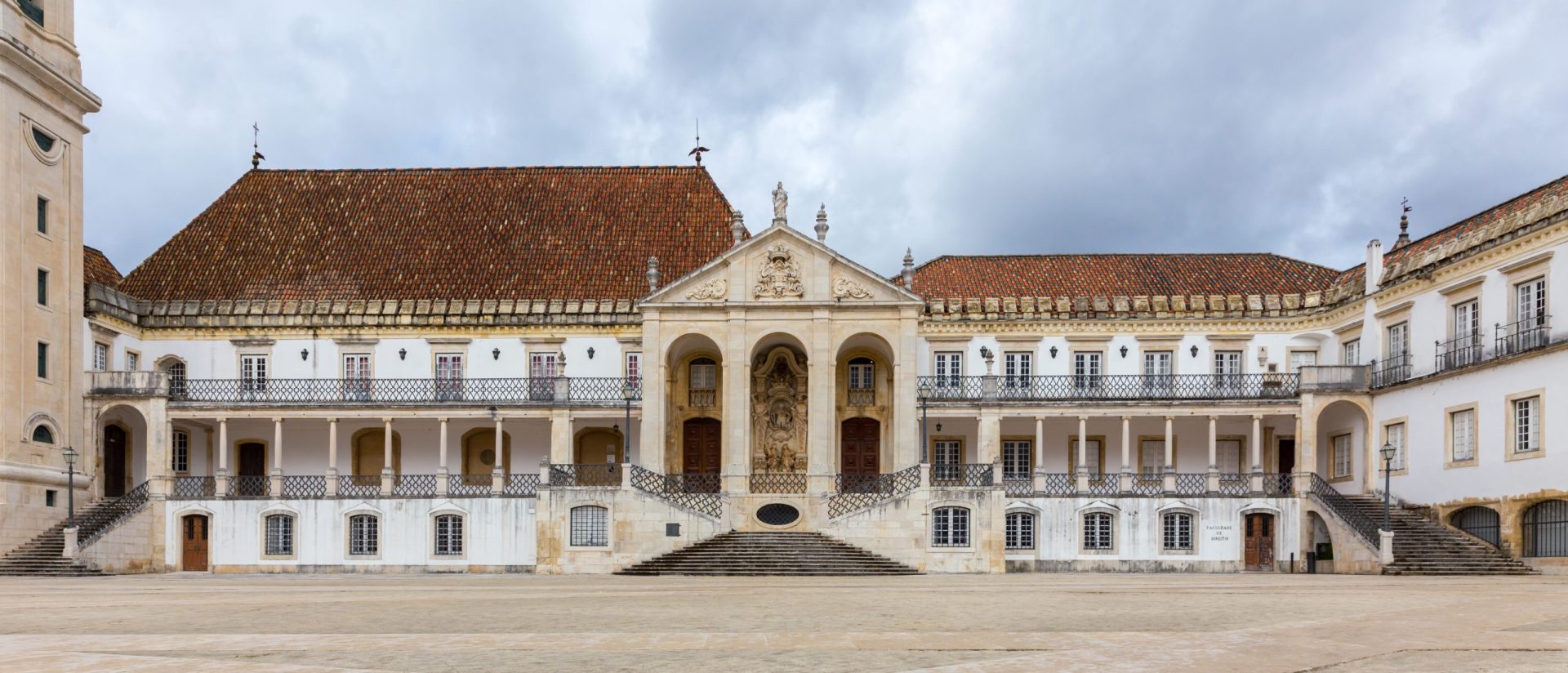 Licenciaturas em Portugal têm cada vez menos valor