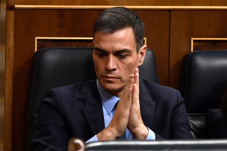 Líder do PSOE garante que não negoceia futuro Governo com o Cidadãos