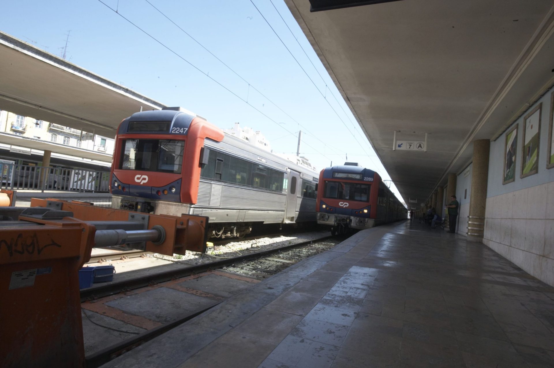 Trabalhadores das bilheteiras de Santa Apolónia e Oriente em greve