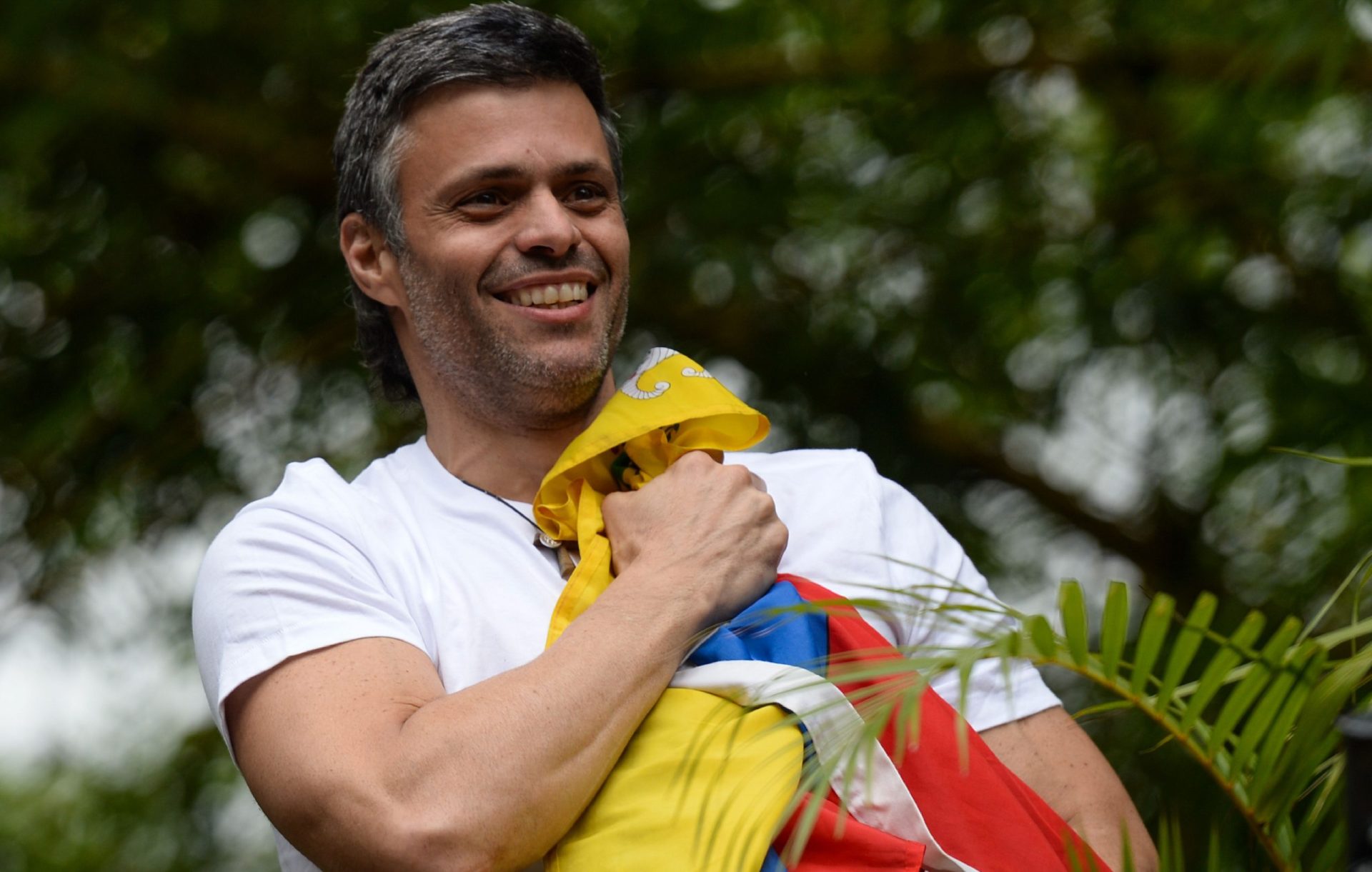 Leopoldo López refugia-se na embaixada do Chile