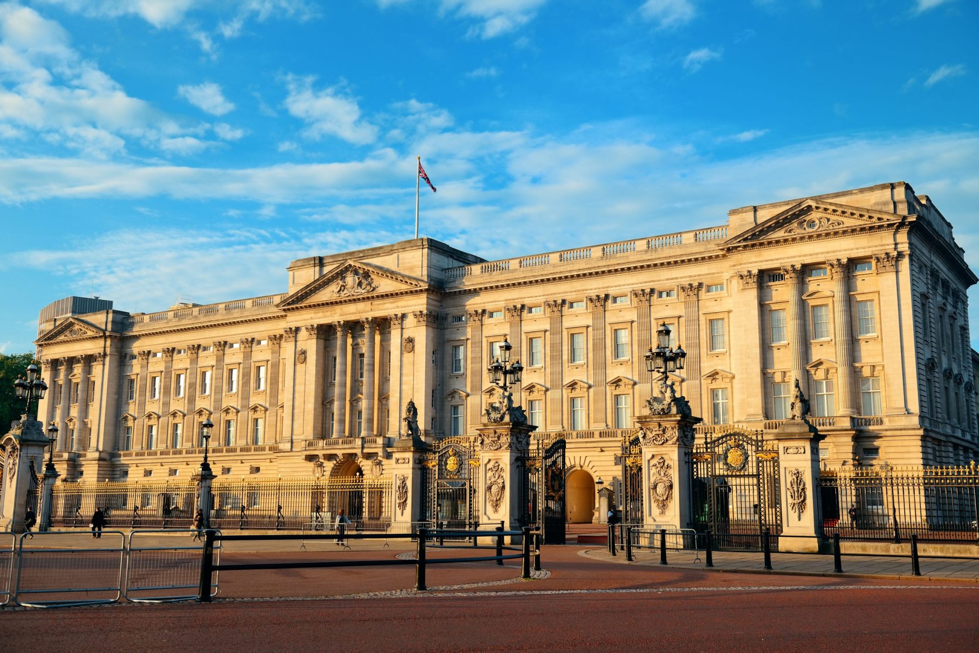 Palácio de Buckingham podia render mais de um milhão por dia no Airbnb