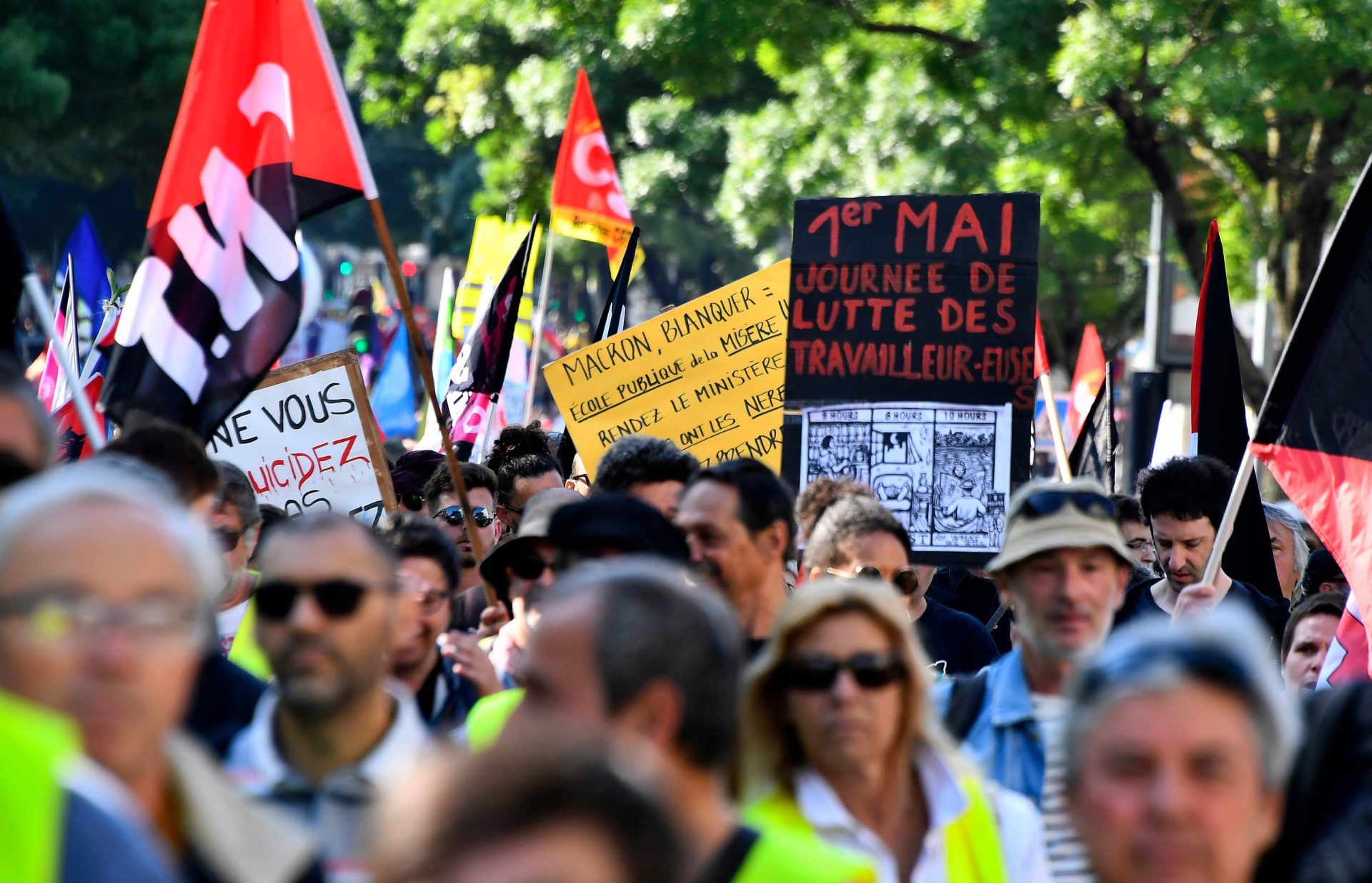 Paris. Coletes amarelos voltam a sair à rua, mas não estão sozinhos