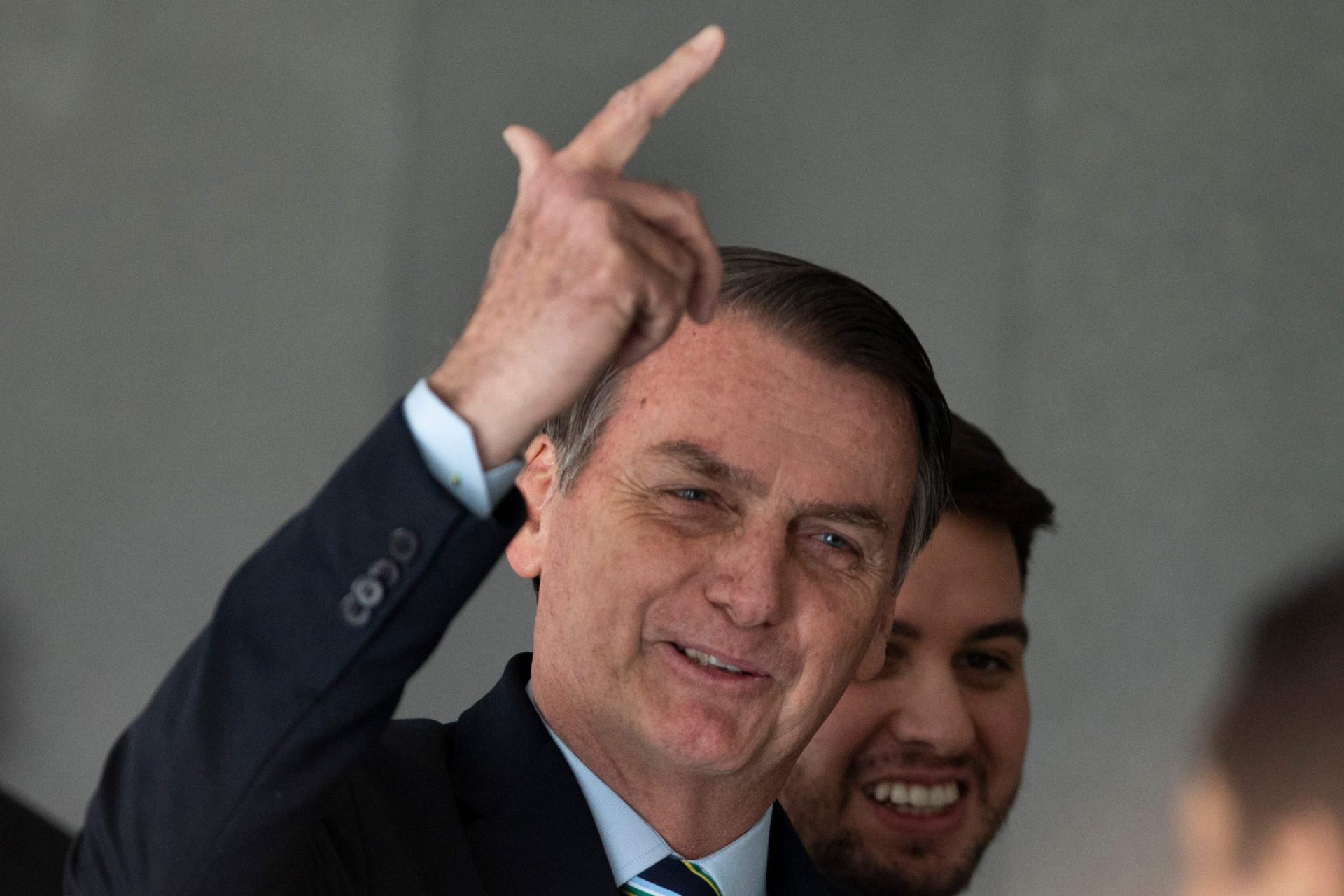 Manifestação a favor de Bolsonaro divide apoiantes