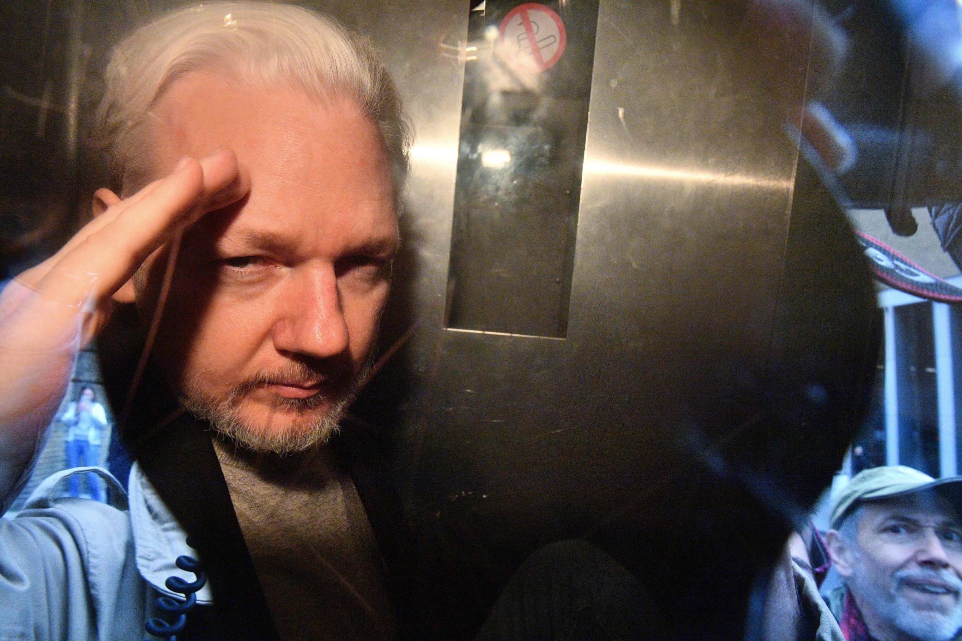 Julian Assange recusa ser extraditado para os EUA