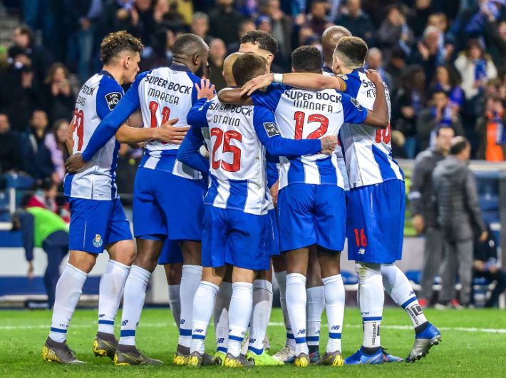 FC Porto. Jogadores visitaram Iker Casillas e vestiram uma camisola especial | Vídeo