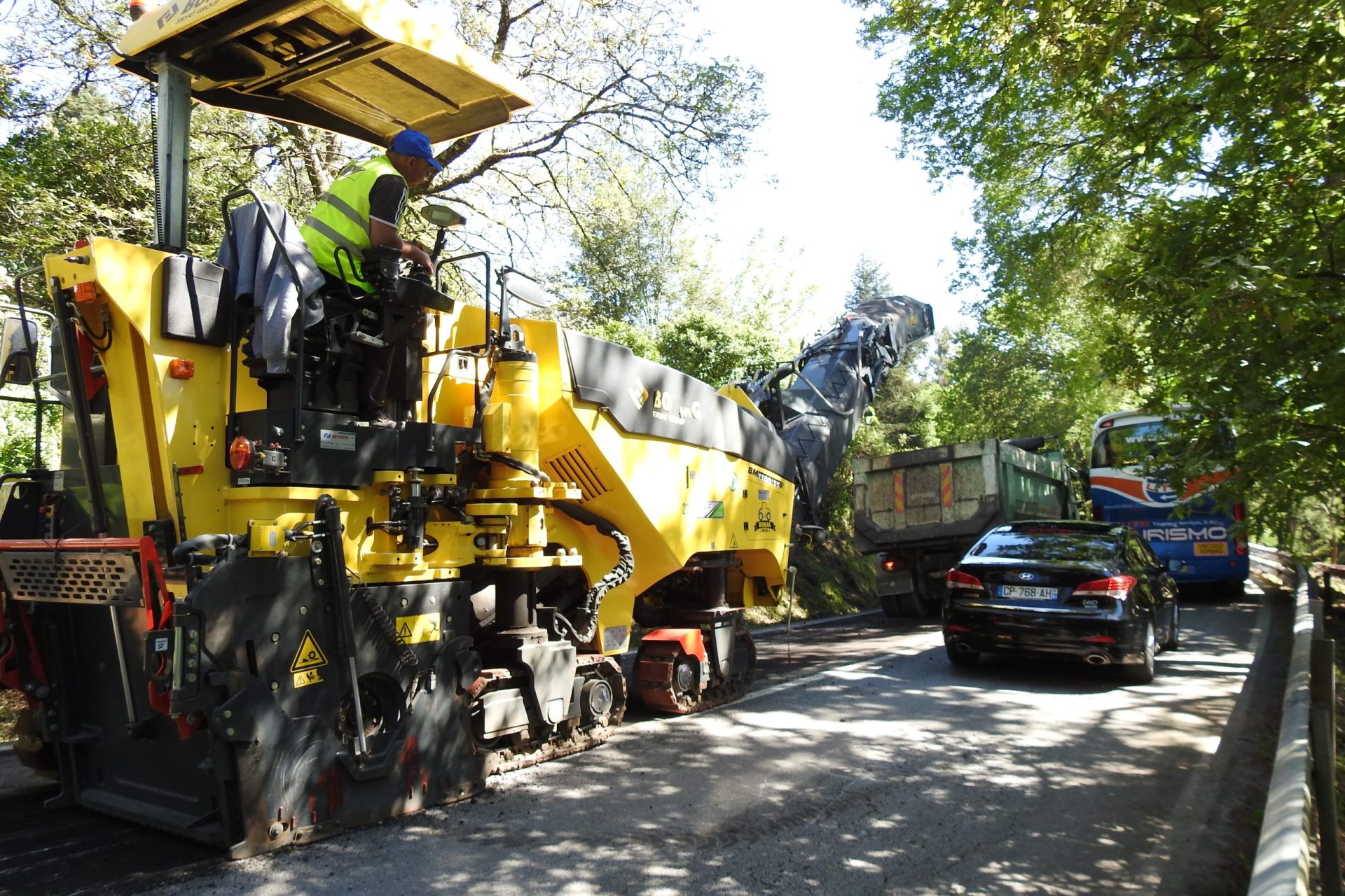 Infraestruturas de Portugal melhora asfalto da Falperra