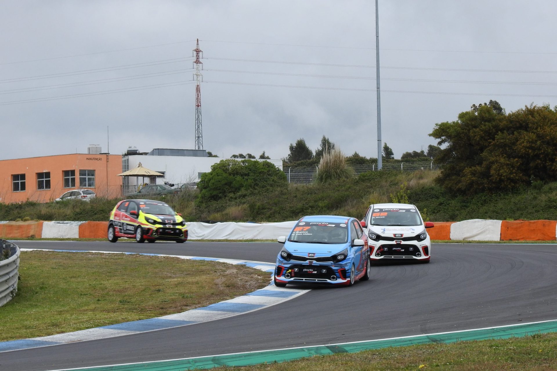 30 pilotos do Kia Picanto competem em Braga