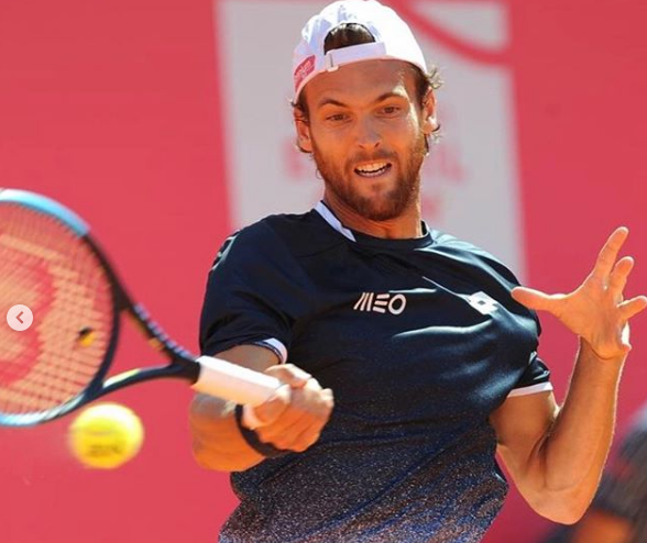 João Sousa apura-se para a segunda ronda de pares em Madrid