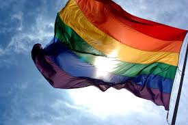 EUA proíbem embaixadas de hastear bandeira gay