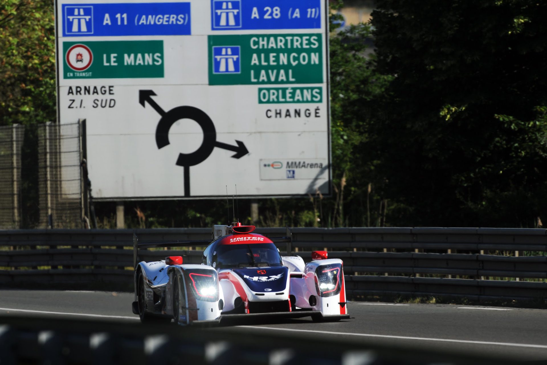 Filipe Albuquerque luta pelo pódio em Le Mans