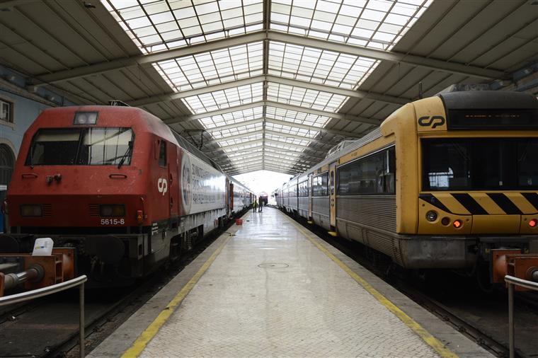 Mais metros e mais comboios na noite de Santo António