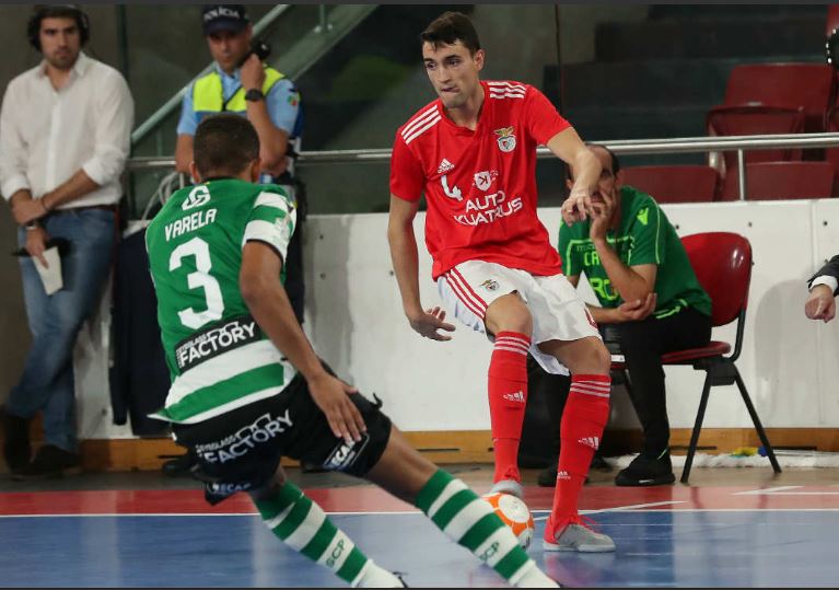 Título de futsal decide-se este domingo