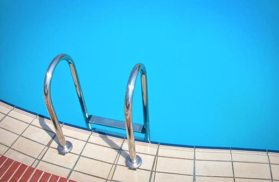 Bebé de dois anos resgatado de piscina no Algarve