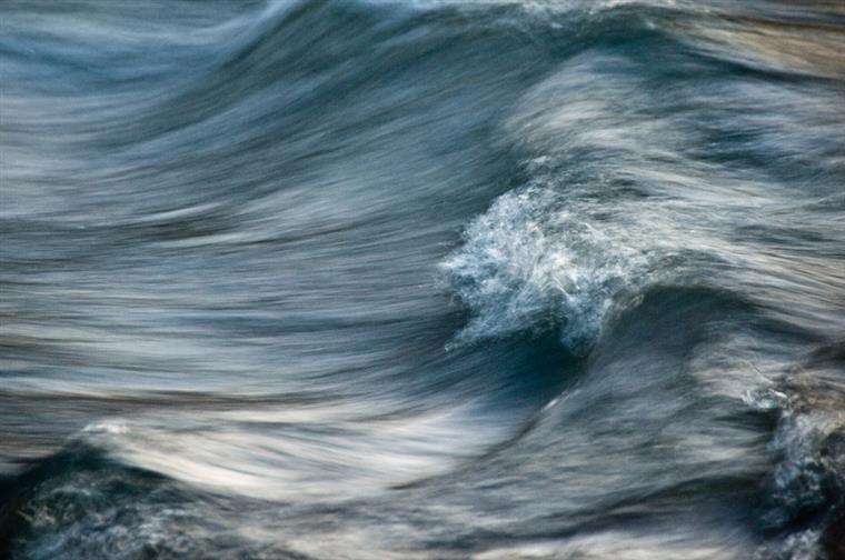 Autoridades japonesas alertam para possibilidade de tsunami