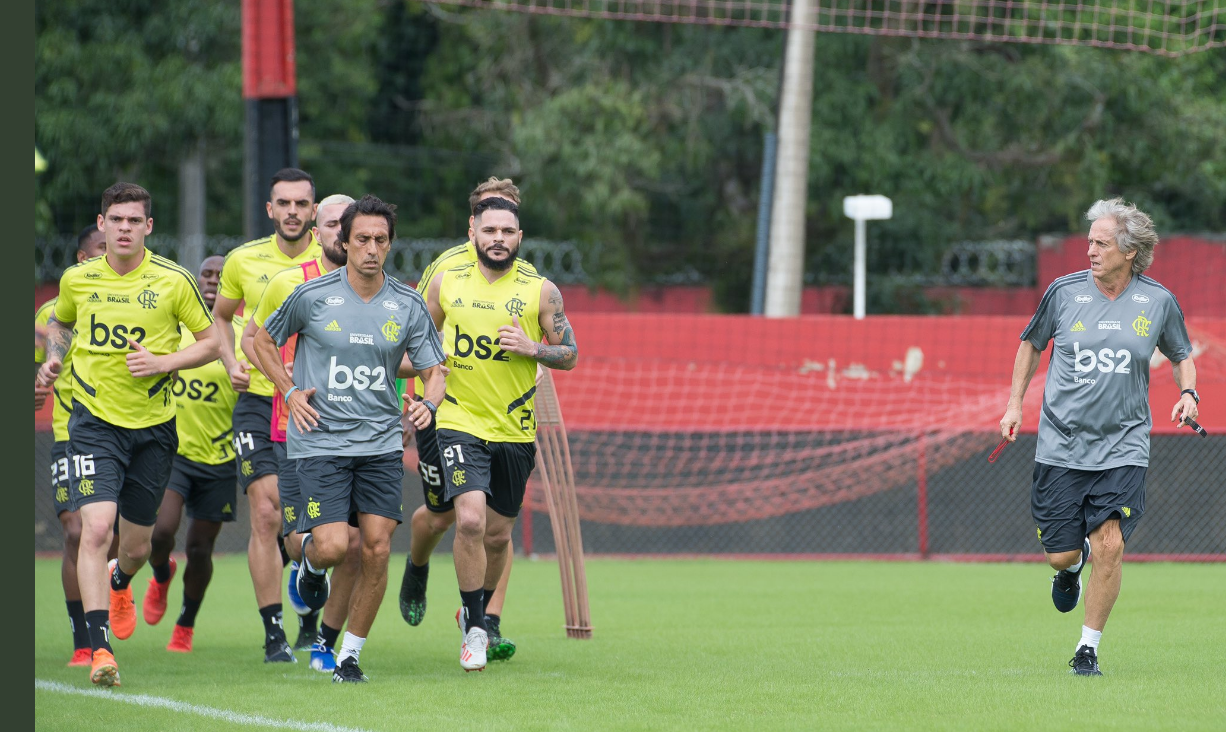 Everton Ribeiro sobre Jorge Jesus: “Disse que ia correr connosco, mas não pensei que fosse literalmente”