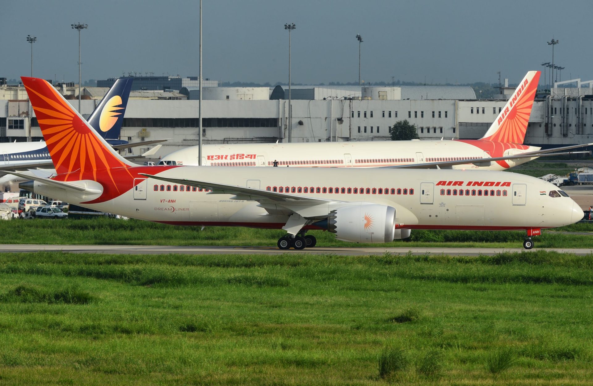 Voo da Air India aterra de emergência em Londres depois de ameaça de bomba