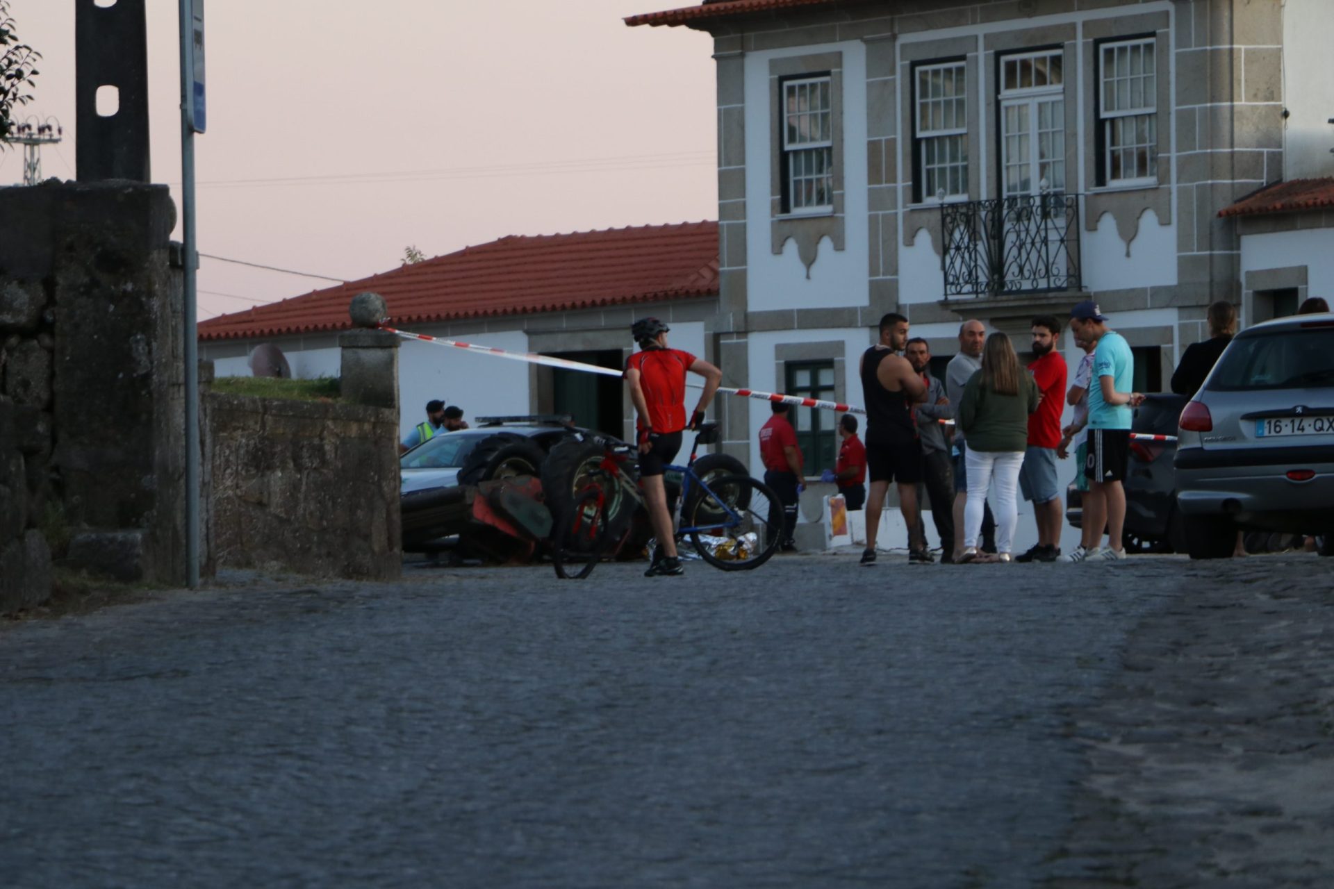 Homem morreu esmagado por trator em Barcelos