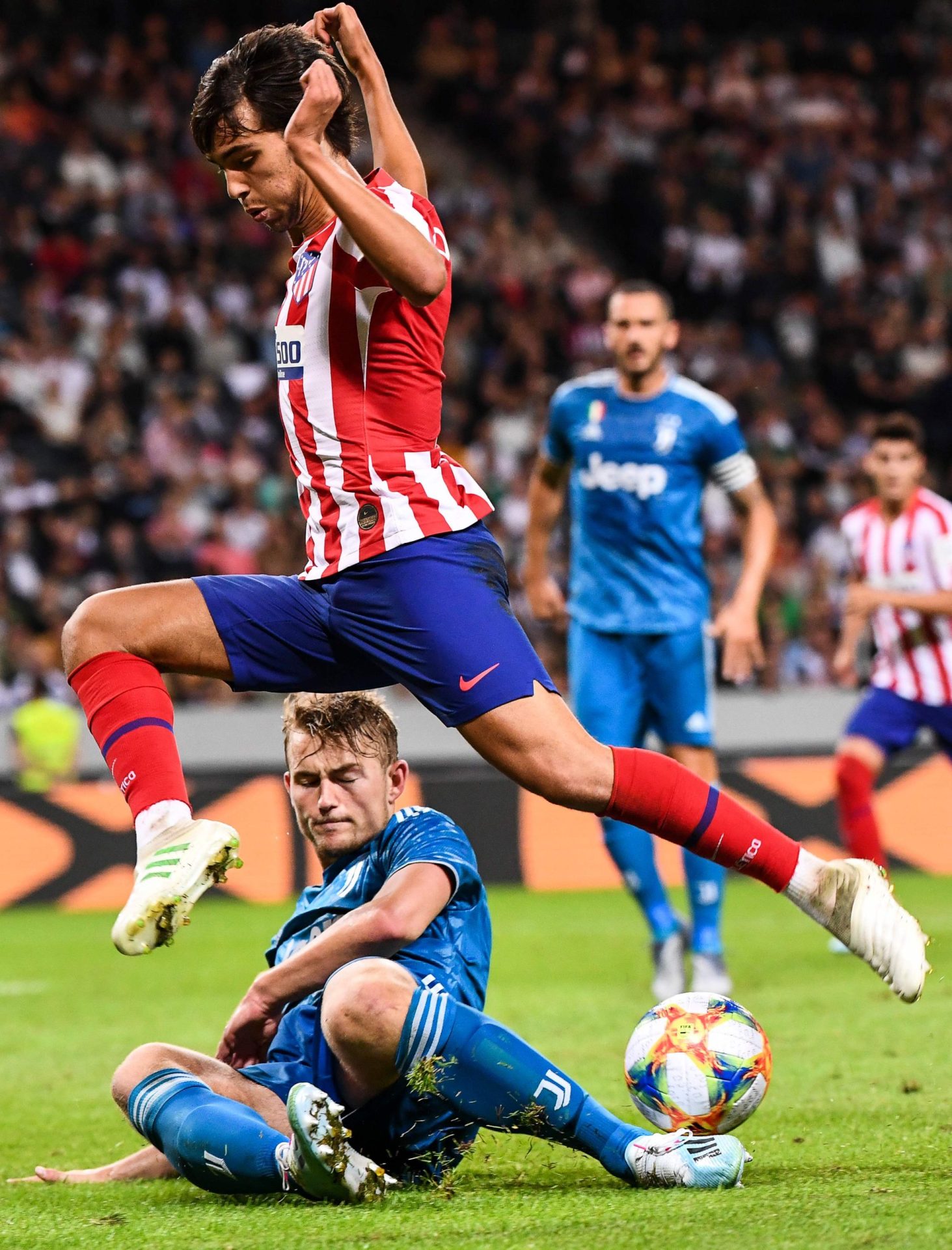 “Classe”, “Craque”, “Sensacional”. João Félix encanta Espanha