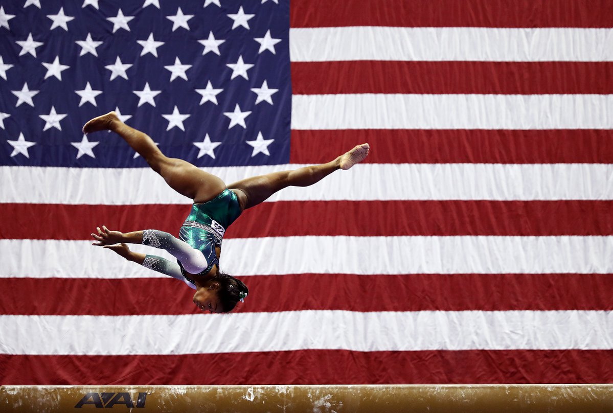 Simone Biles tornou-se a primeira mulher a conseguir fazer um triplo mortal em competição |  VÍDEO