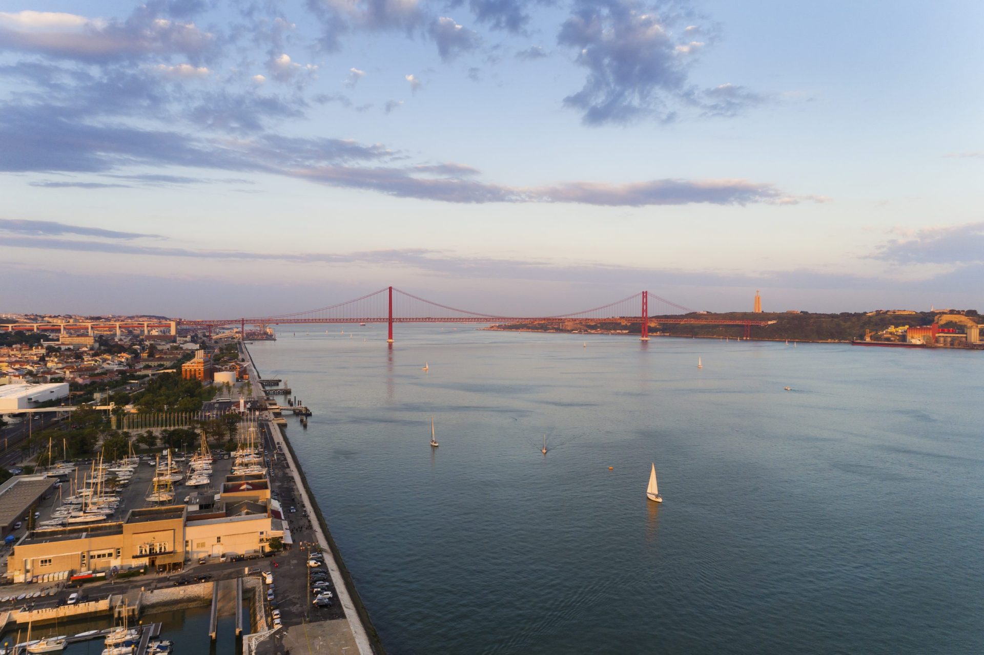 Acidente origina queda de criança de nove anos ao rio Tejo