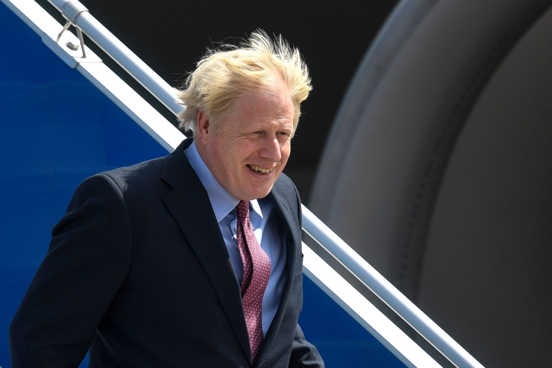 Johnson quer que Rainha suspenda Parlamento para atrasar leis que impeçam Brexit sem acordo