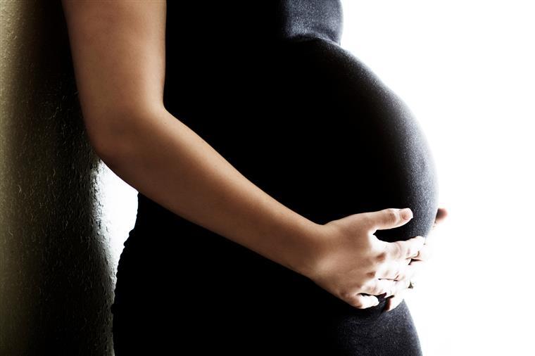 Morte de bebé no Amadora-Sintra. Mãe passou por três maternidades até parto ser induzido