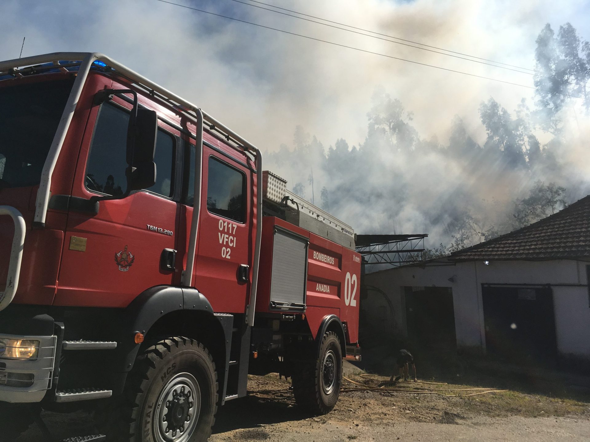 Fogo de Ovar atinge antiga fábrica de Santa Maria da Feira