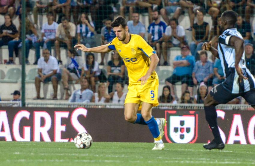 Videoárbitro assume erro no penálti a favor do FC Porto em Portimão