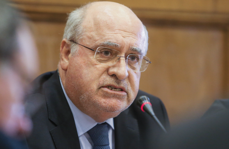 Ministro da agricultura critica eliminação da carne de vaca da Universidade de Coimbra