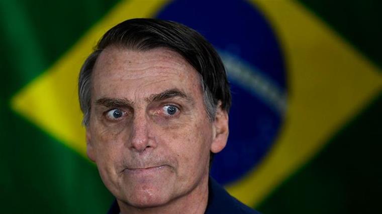 Jair Bolsonaro deixa de ser Presidente do Brasil temporariamente