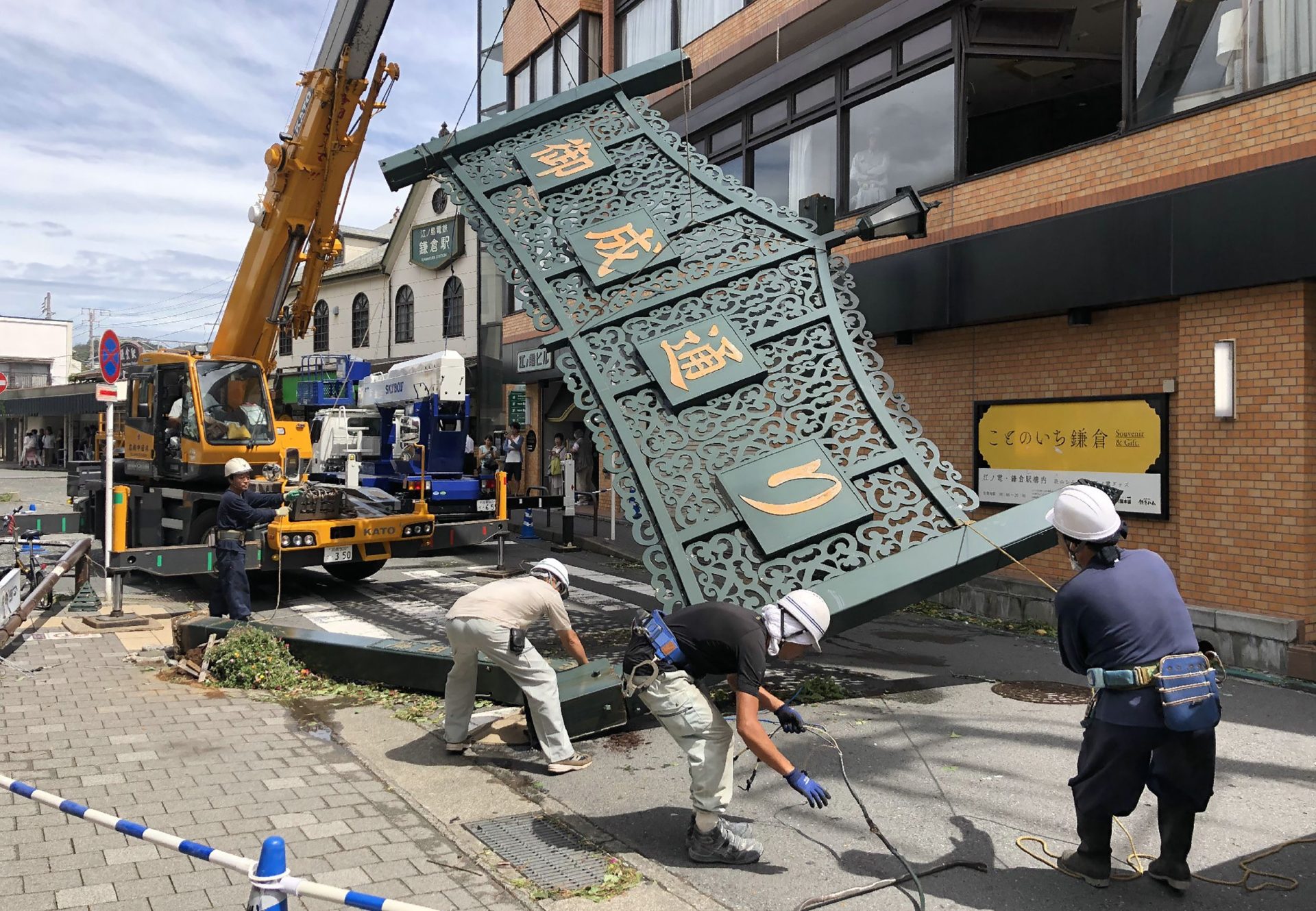 Japão. Passagem de tufão faz pelo menos um morto e dezenas de feridos