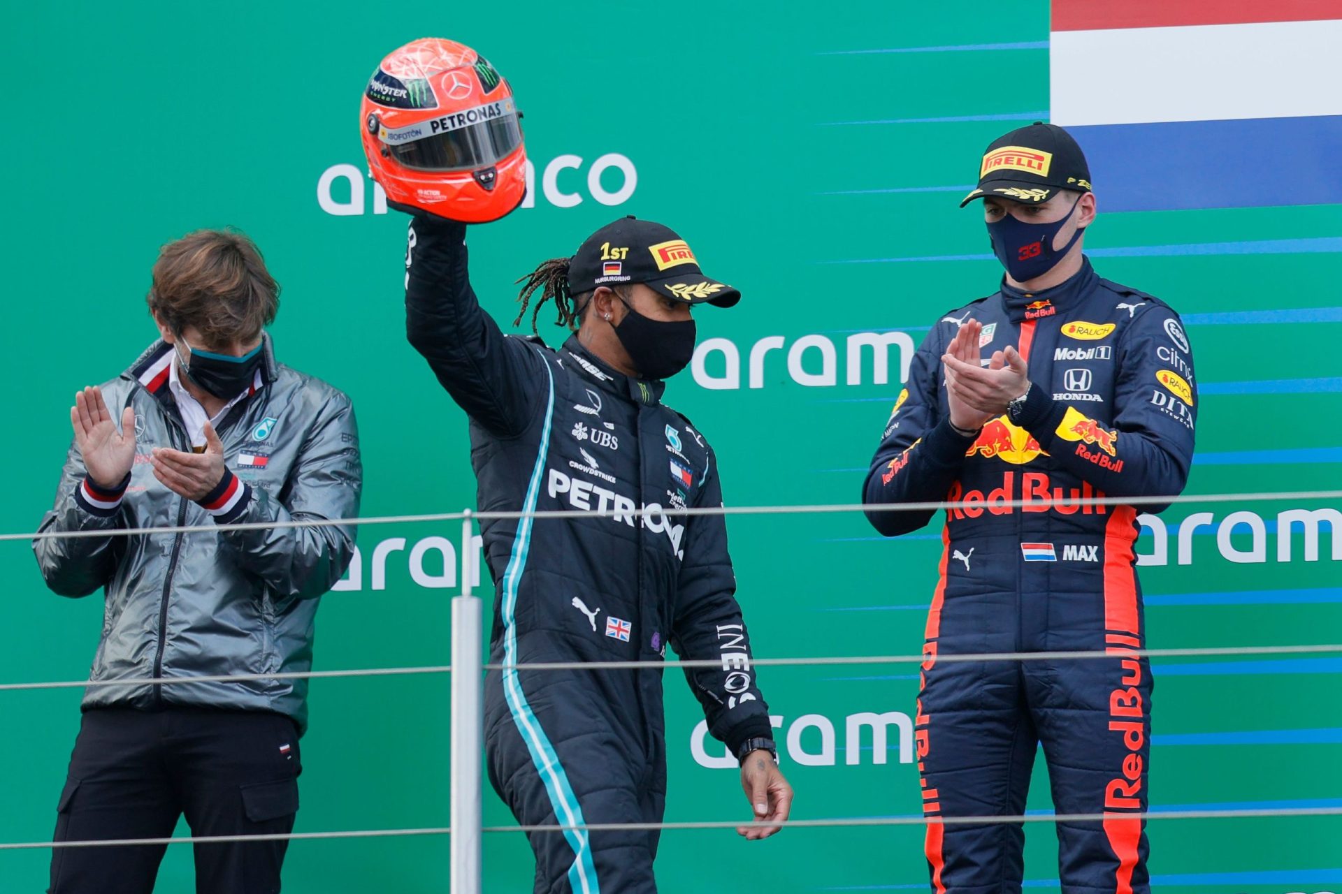 Lewis Hamilton vence GP Eifel e iguala Schumacher