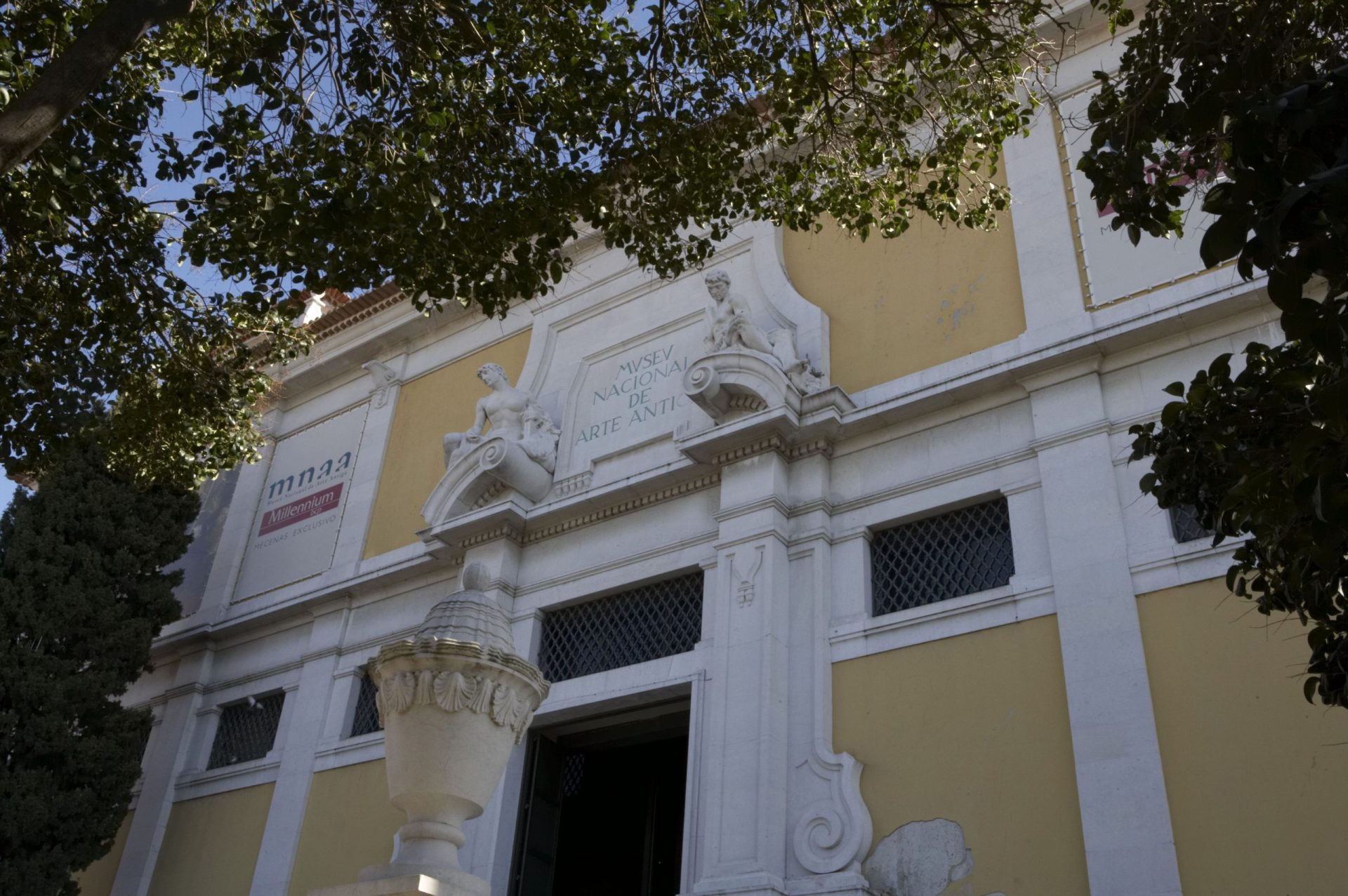 Nuno Gonçalves e Almada juntos nas Janelas Verdes