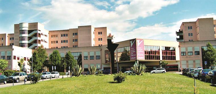 Hospital Amadora-Sintra constrói nova UCI para reforçar resposta à covid-19