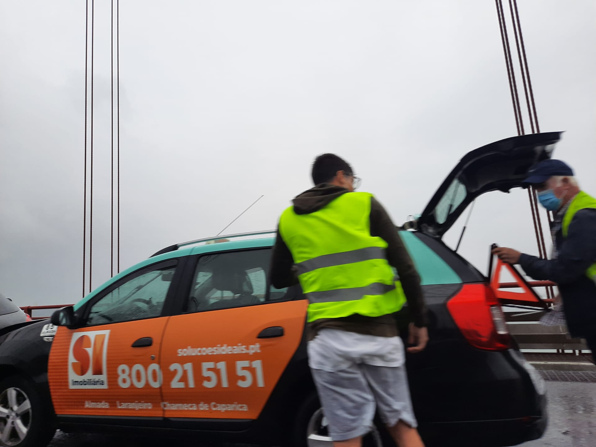 Trânsito na Ponte 25 de Abril condicionado nos dois sentidos devido a acidentes