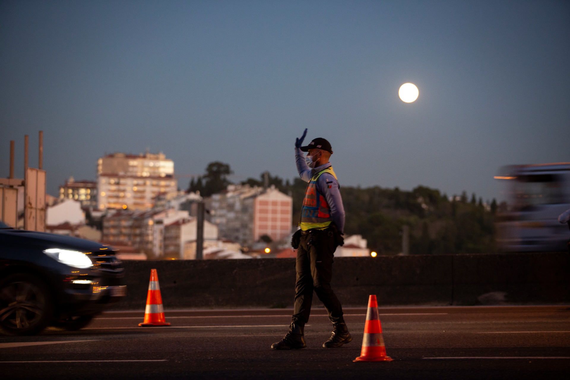 As imagens da operação Stop da PSP na Ponte 25 de Abril em Lisboa