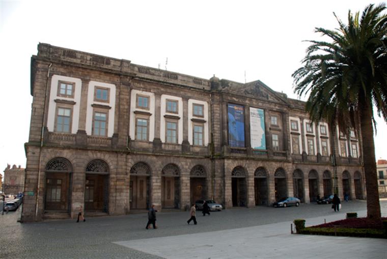 Quase 80 casos de covid-19 confirmados na Universidade do Porto