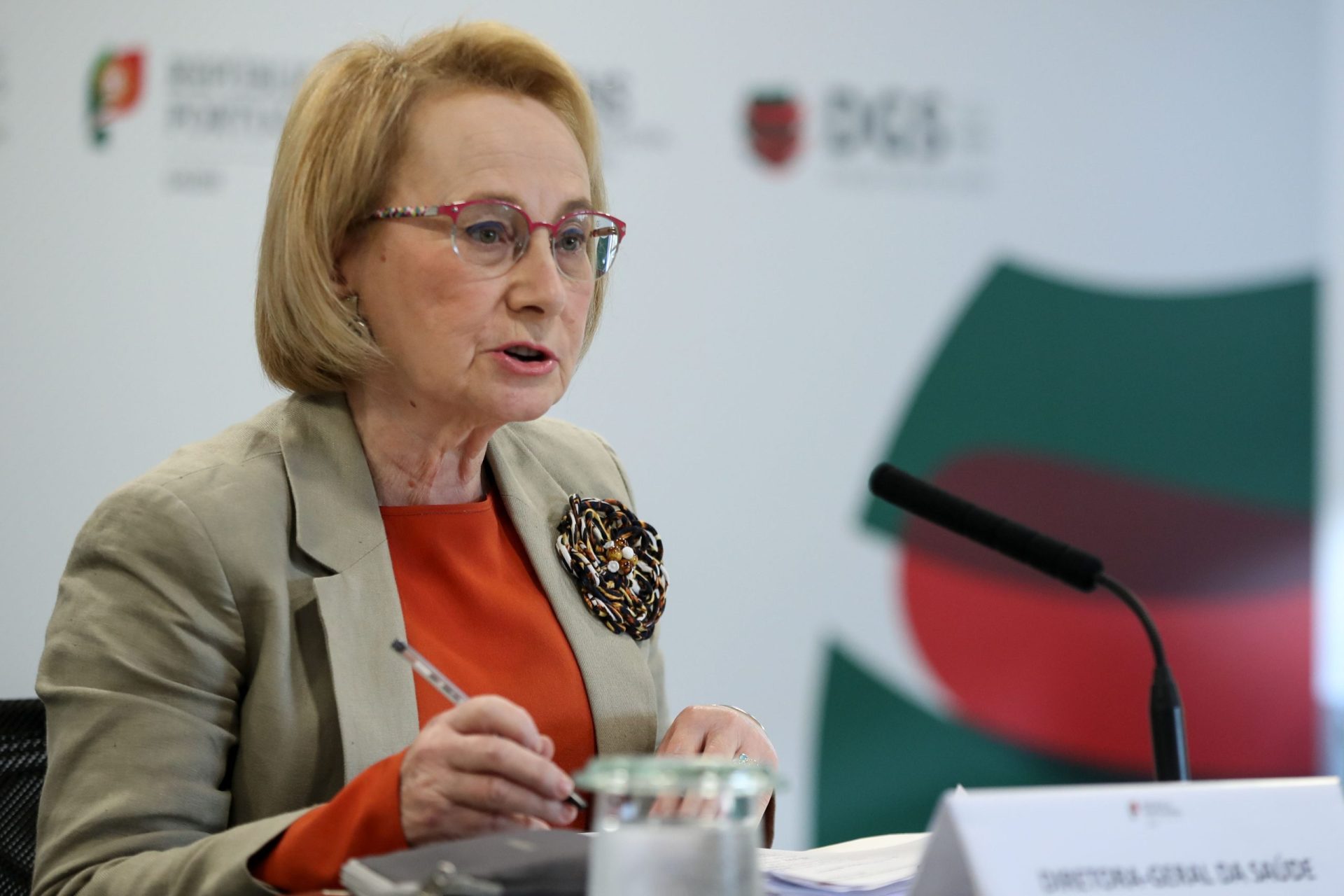 “Se houvesse um estudo que visse quantas pessoas opinaram em Portugal sobre a pandemia, devia ser uma multidão”